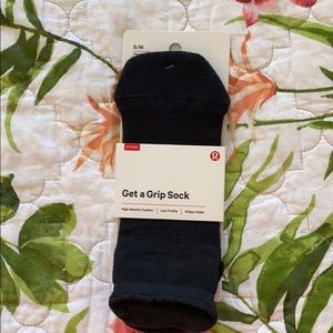 Lululemon get a grip socks!